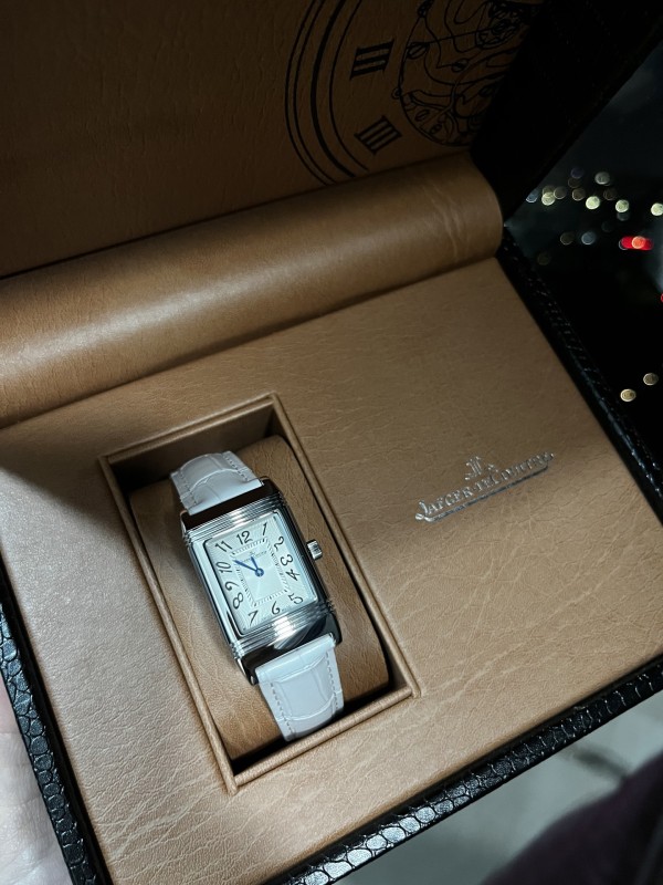 제품 가격은 협의 가능합니다. 구매를 원하시면 WhatsApp +44 7985 939995로 문의해 주세요.