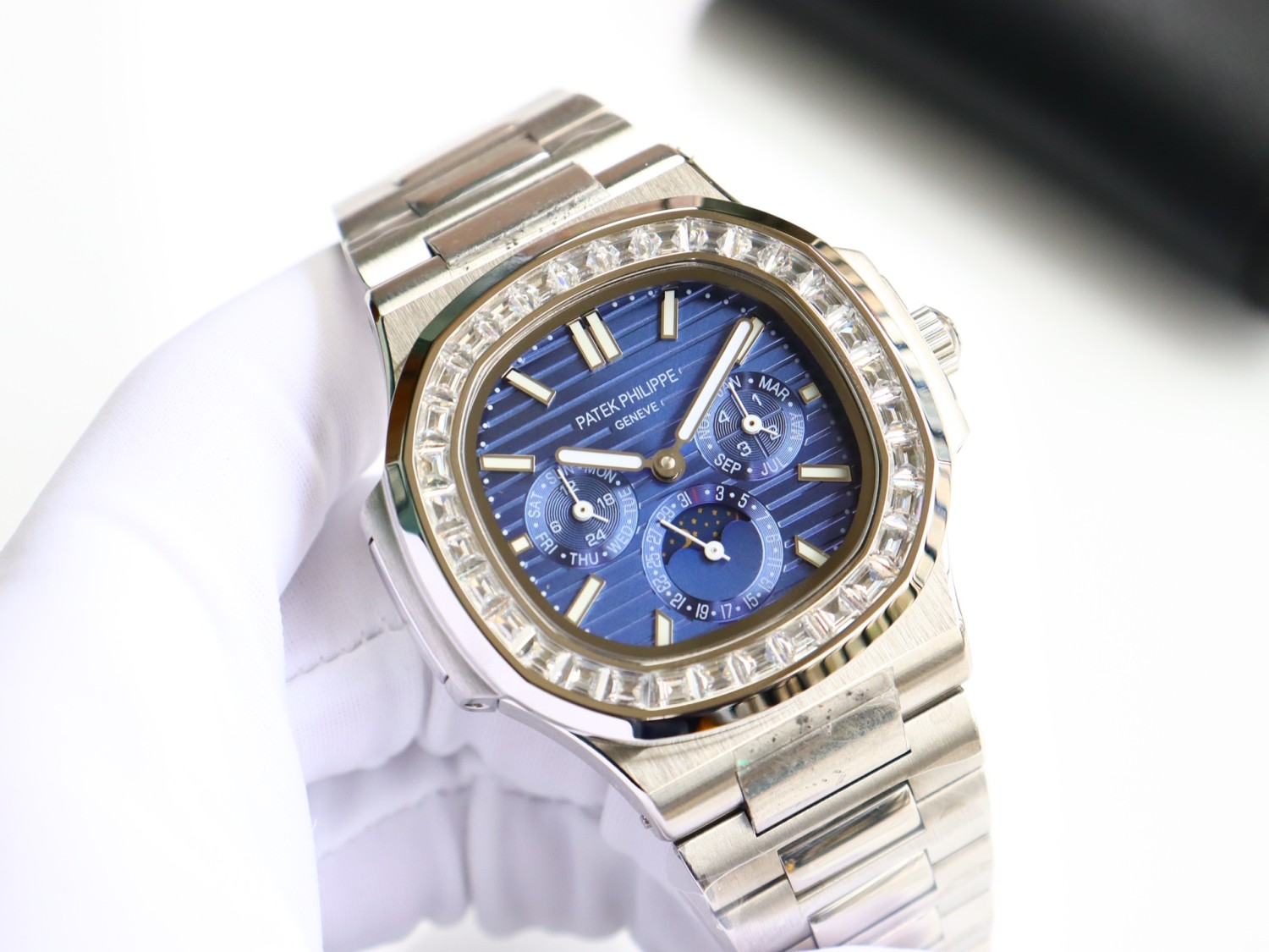 "강철 시계의 제왕, 그 영광을 다시 한번" 2026년도 신제품 - 강철 시계의 제왕, 파테크 필립 '노틸러스' 다기능 시계의 완전히 새로운 혜택이 찾아왔습니다!