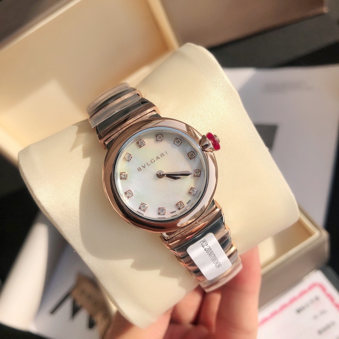 Bulgari 불가리.제품 가격은 협의 가능합니다. 구매를 원하시면 WhatsApp +44 7985 939995로 문의해 주세요.