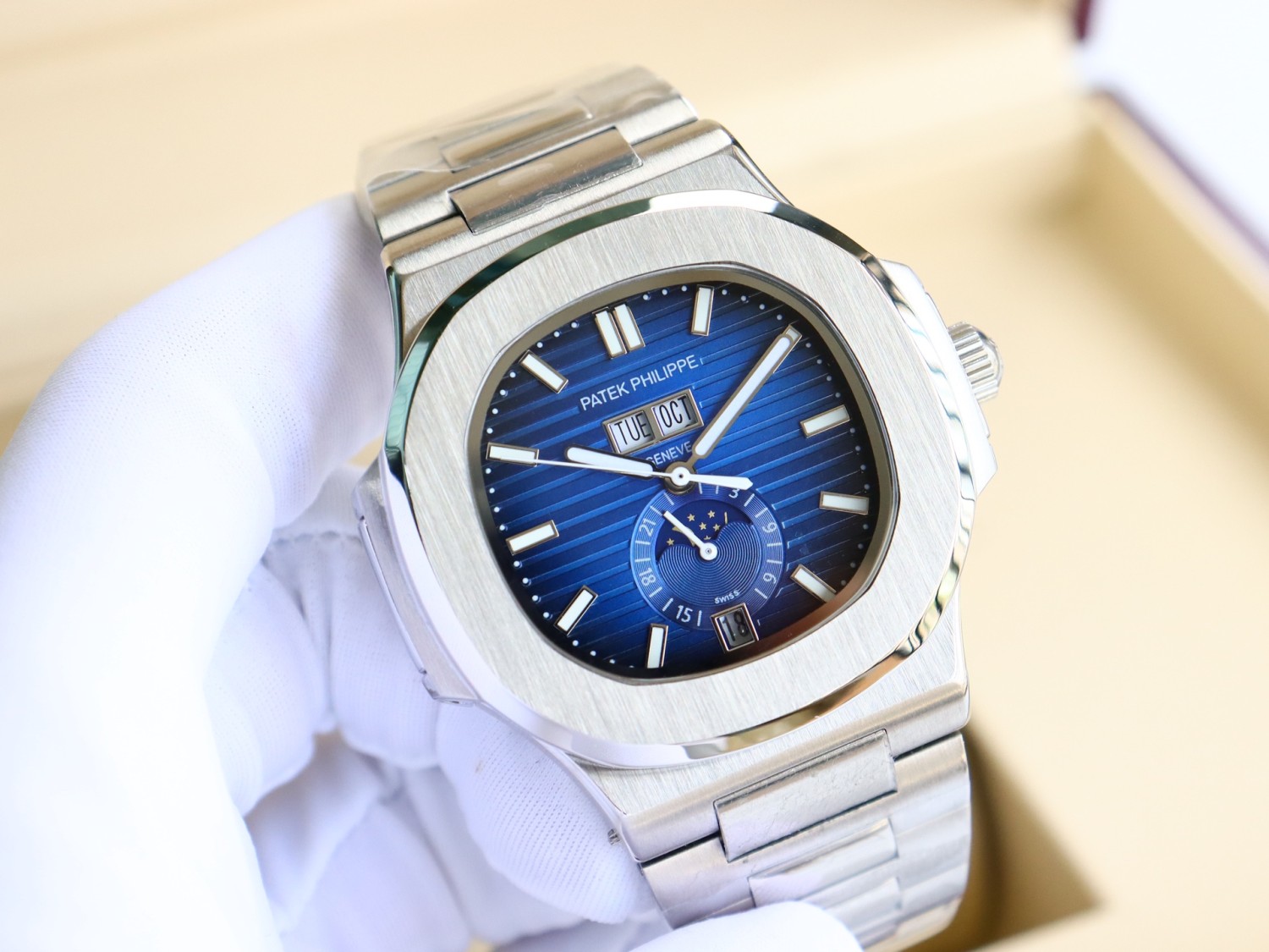 "강철 시계의 제왕, 영광을 재현하다" 올해의 신제품 - 강철 시계의 제왕, 파테크 필립 '노틸러스' 멀티펑션, 완전 신규 혜택으로 돌아왔습니다!