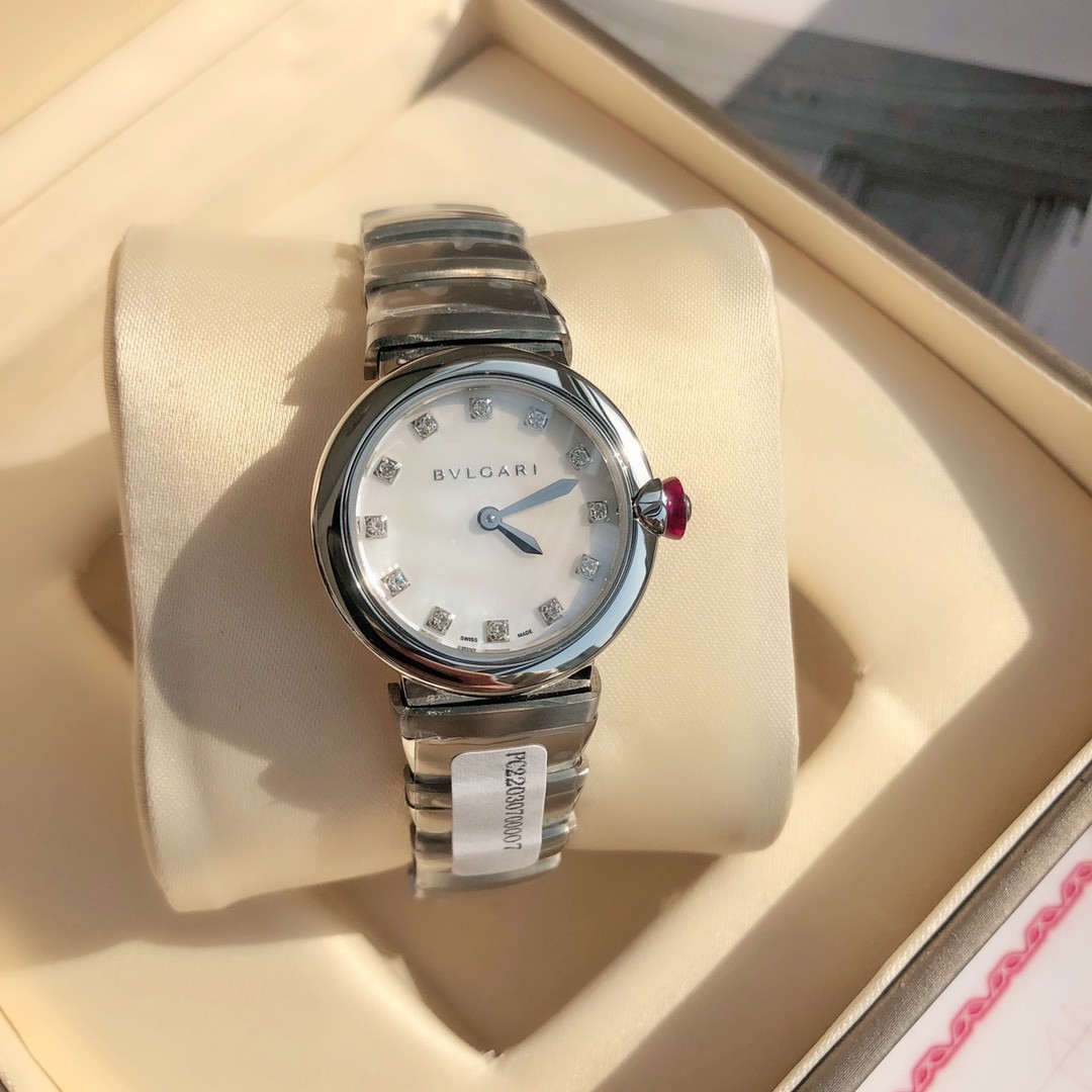 Bulgari 불가리.제품 가격은 협의 가능합니다. 구매를 원하시면 WhatsApp +44 7985 939995로 문의해 주세요.