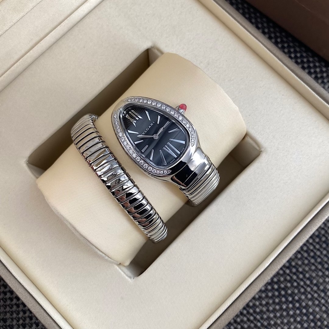 Bulgari 불가리.제품 가격은 협의 가능합니다. 구매를 원하시면 WhatsApp +44 7985 939995로 문의해 주세요.