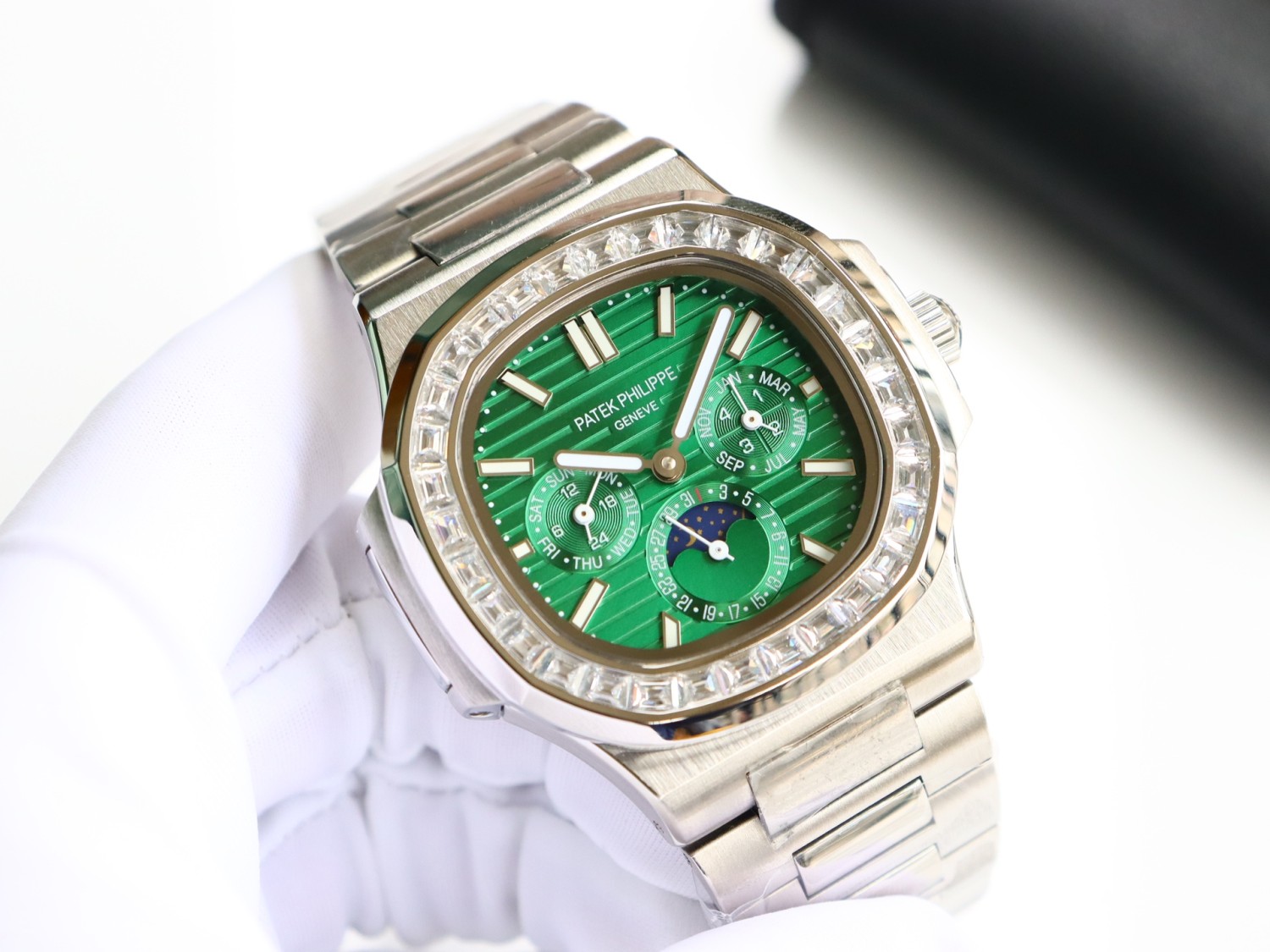 "강철 시계의 제왕, 그 영광을 다시 한번" 2026년도 신제품 - 강철 시계의 제왕, 파테크 필립 '노틸러스' 다기능 시계의 완전히 새로운 혜택이 찾아왔습니다!